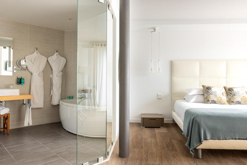 Hotel La Marine بارنفيل-كارتريت المظهر الخارجي الصورة